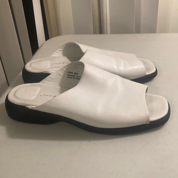 Cloud Walkers Genuine Leather White Slip On Sandals Sz 7.5 W - Picture 6 of 9